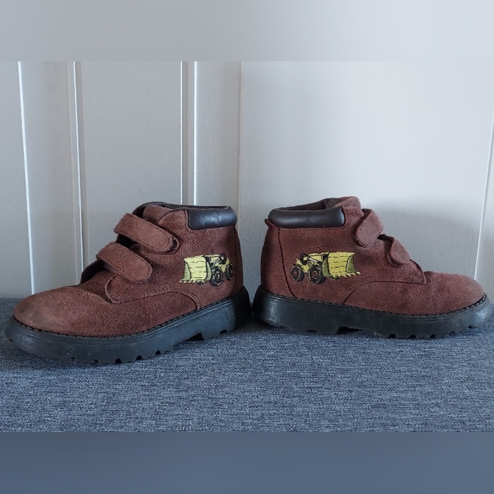 90s Suede Embroidered Boots